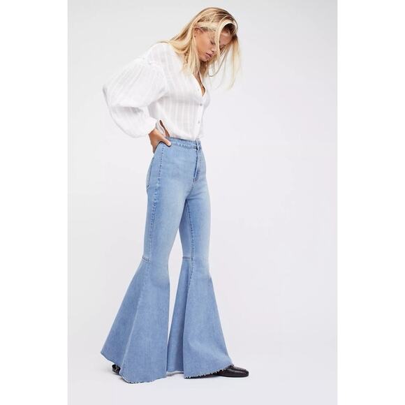 Free People Just Float On Flare Jeans in Light Wash Boho 70s Size 26 Gently Used - Picture 1 of 6